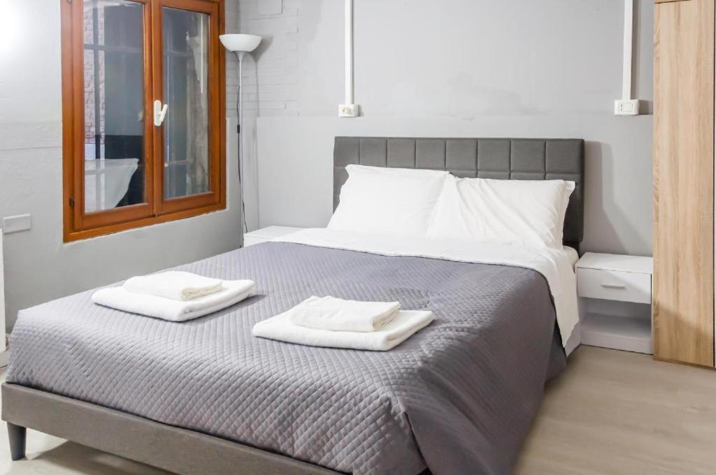With Private Bathrooms Diedo 2 Bed & Breakfast Venice